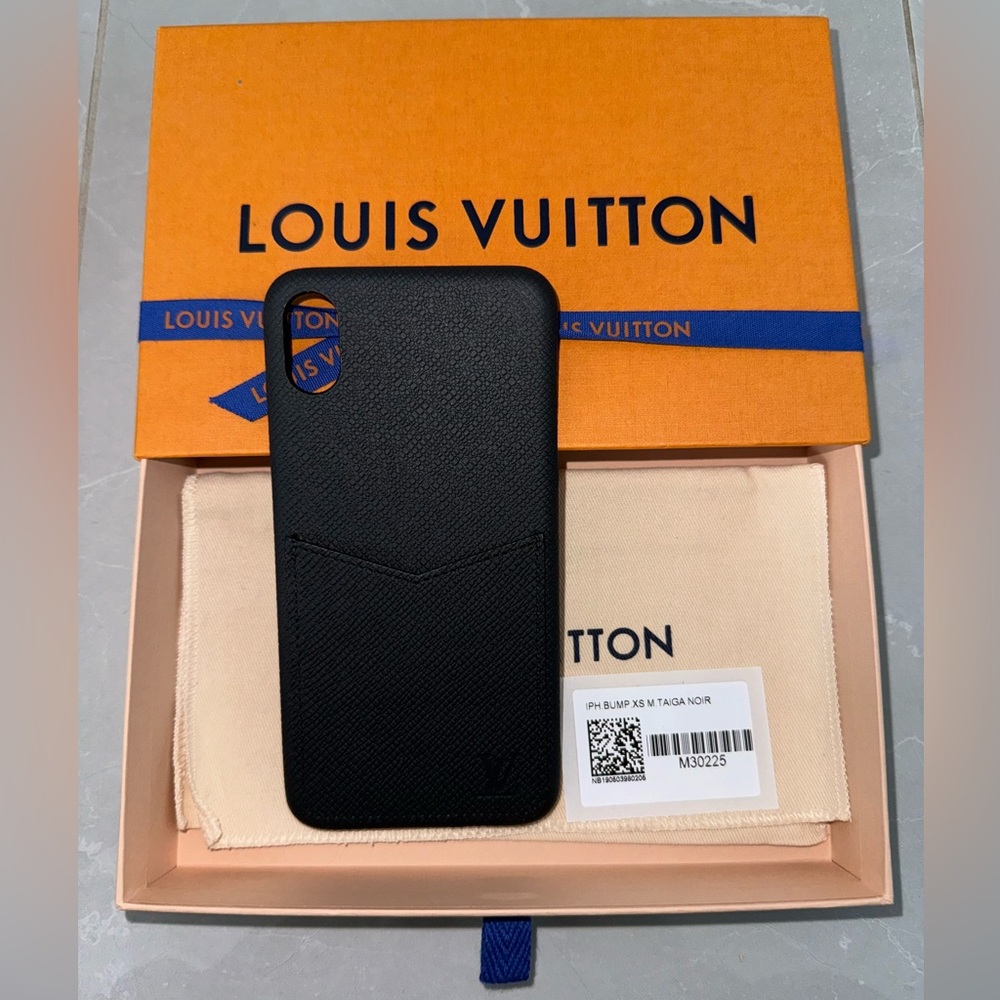 Louis Vuitton Xs Max iPhone Case Taiga Noir (Black) Leather